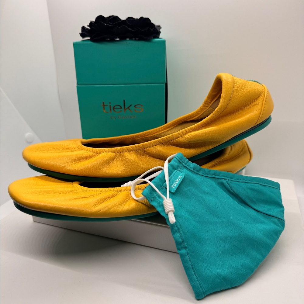 Tieks Mustard Yellow Ballet Flats with Teal Pouch